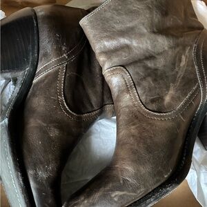 Frye Leslie Zip Bootie 10M grey